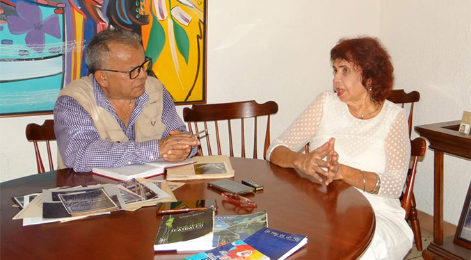 «El teatro es científico, profundo que escudriña la vida del hombre. El actor se prepara intelectualmente y coloca su cuerpo y la palabra, dando el mensaje a partir de la expresión del discurso», asegura Jiménez. (Foto: Euclides Molleda)